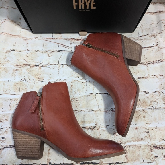 2 Left! SALE Frye Double Zip Pointed Ankle Boot - Picture 7 of 8